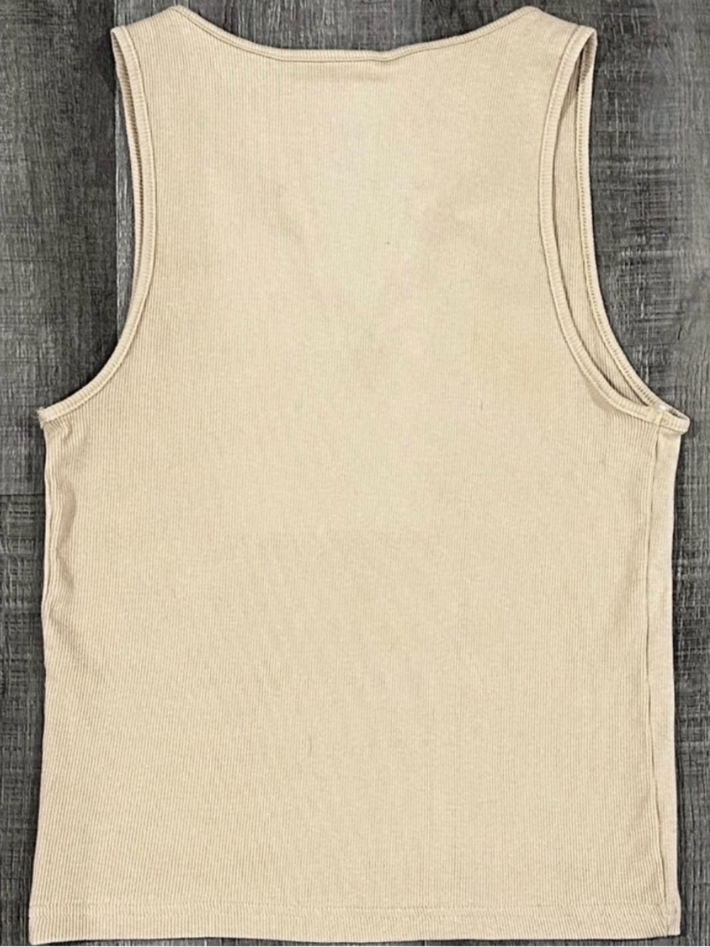 💞 Juniors Large Ribbed & Cropped V-Neck Tank - Picture 2 of 3